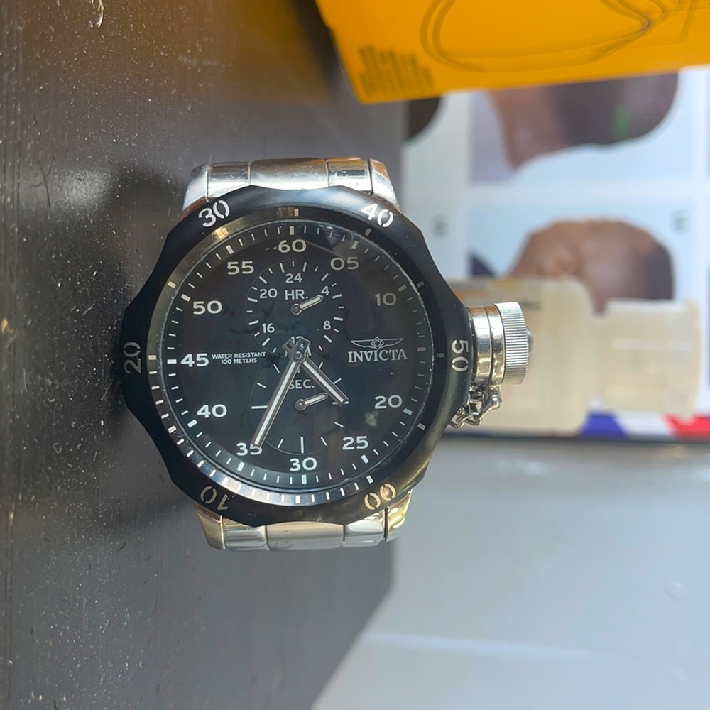 Silver Invicta Watch. - Picture 2 of 4